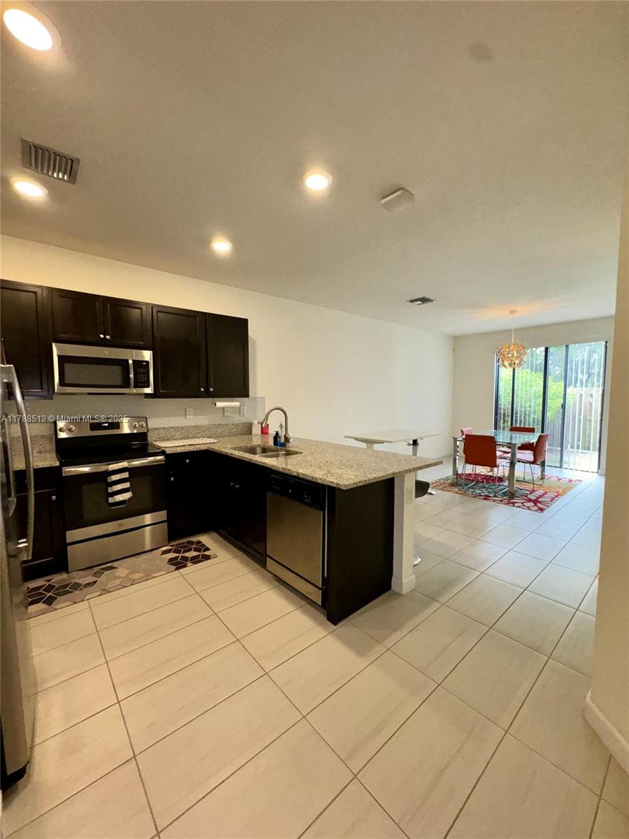 BRETON PARK AT DAVIE - Residential