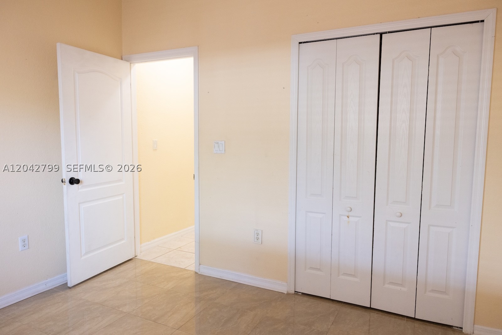 SILVER PALM LAKE - Residential