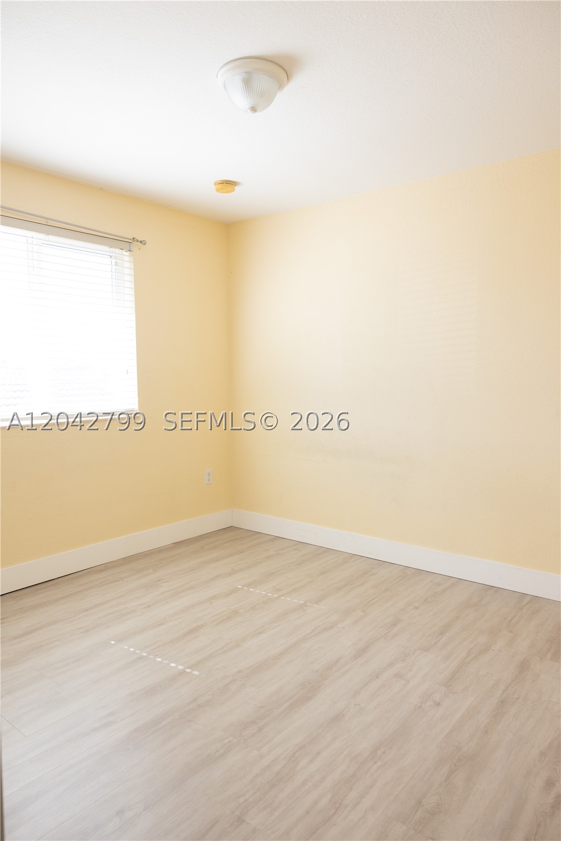 SILVER PALM LAKE - Residential