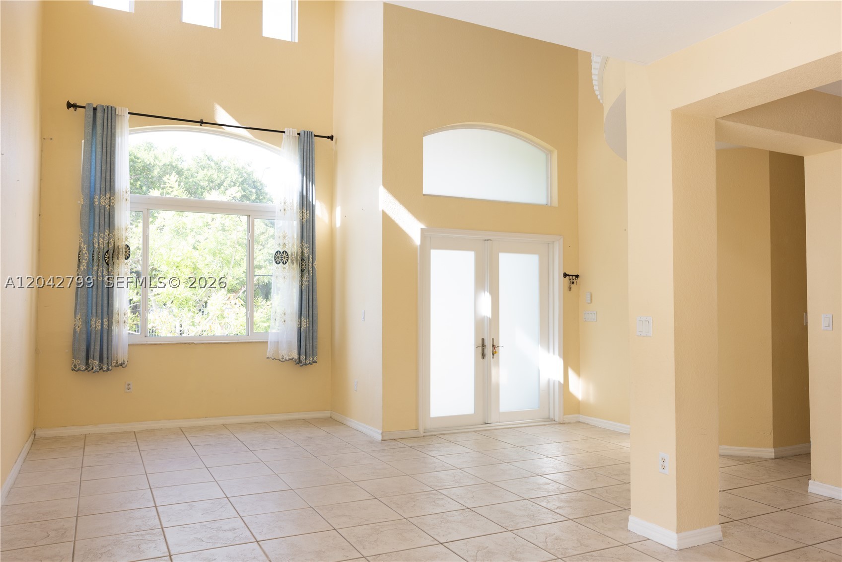 SILVER PALM LAKE - Residential