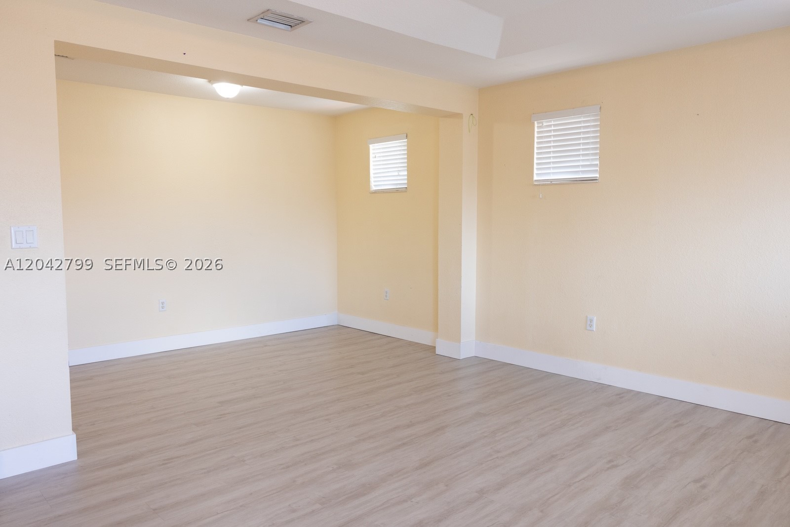 SILVER PALM LAKE - Residential