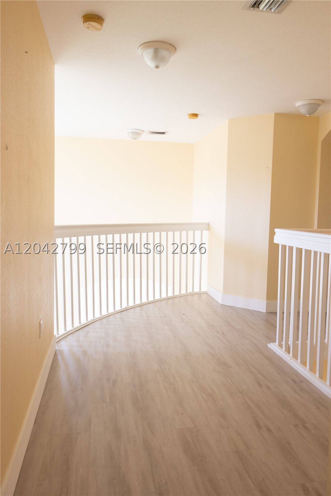 SILVER PALM LAKE - Residential