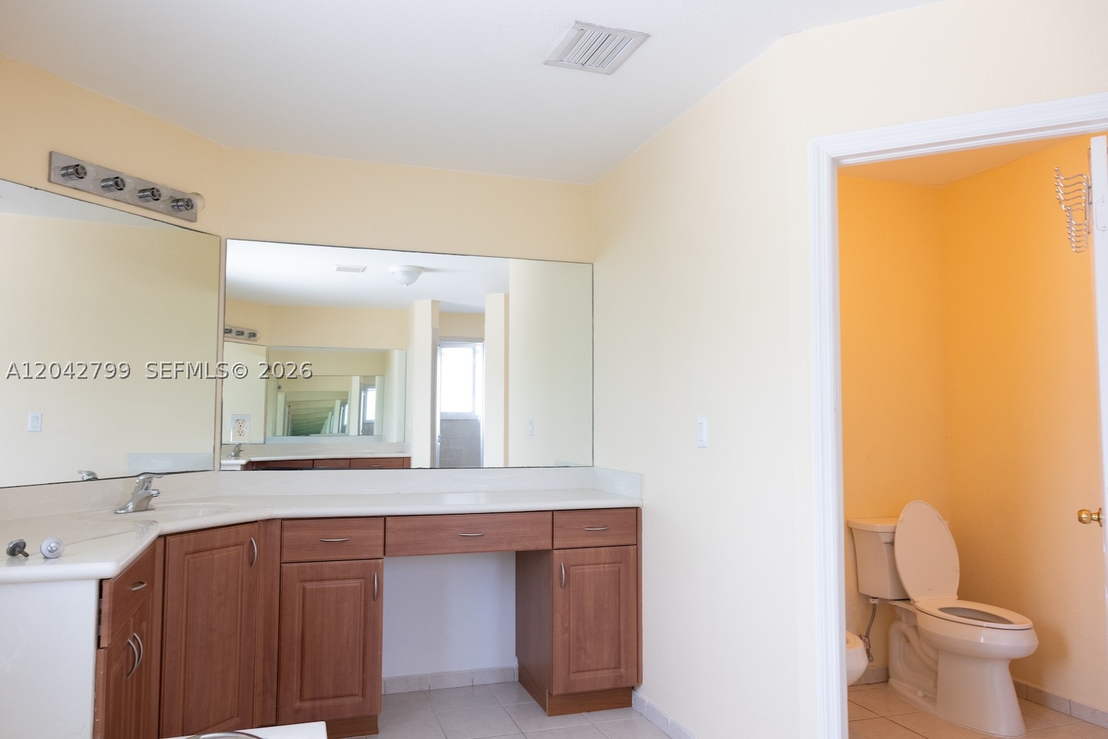 SILVER PALM LAKE - Residential