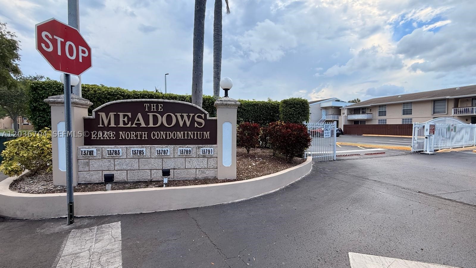 THE MEADOWS LAKE NORTH CO - Residential Lease