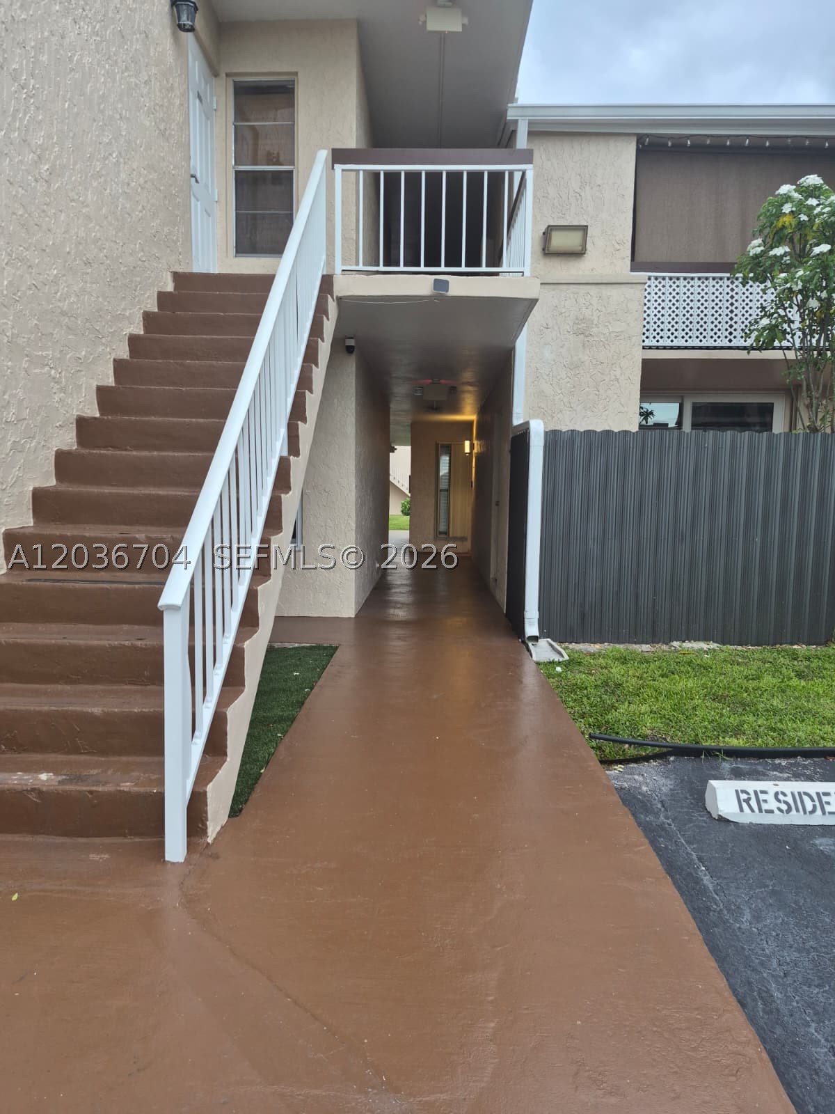 THE MEADOWS LAKE NORTH CO - Residential Lease