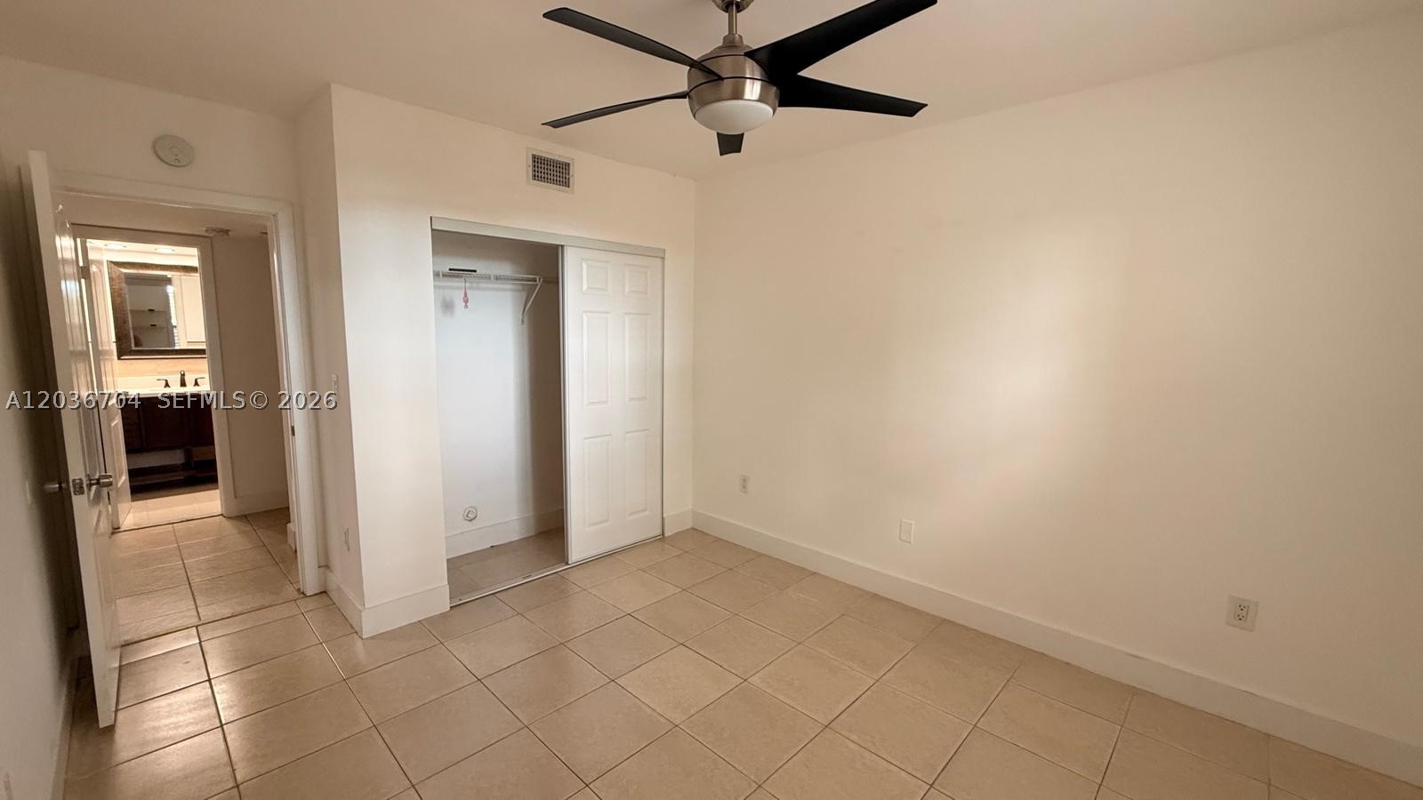THE MEADOWS LAKE NORTH CO - Residential Lease