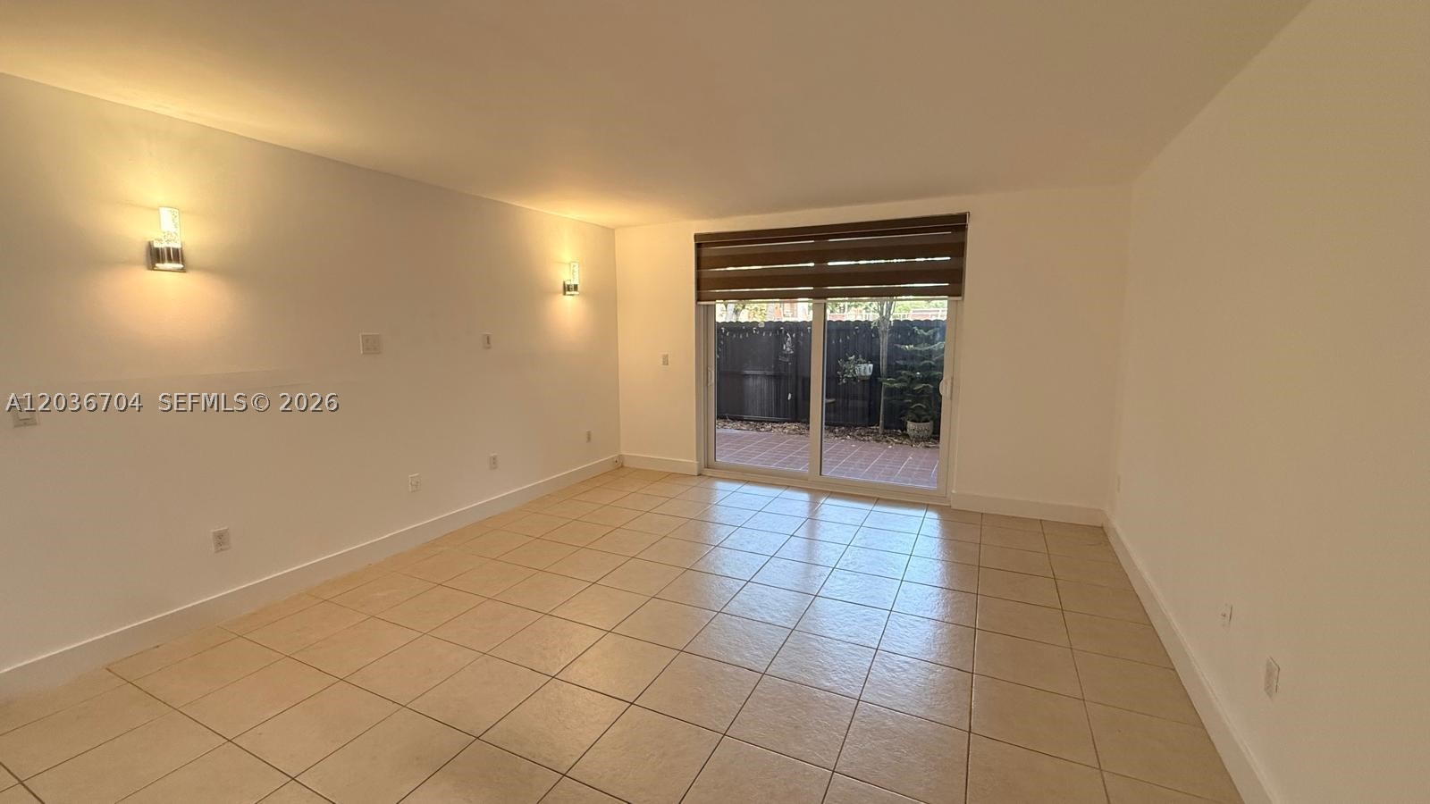 THE MEADOWS LAKE NORTH CO - Residential Lease