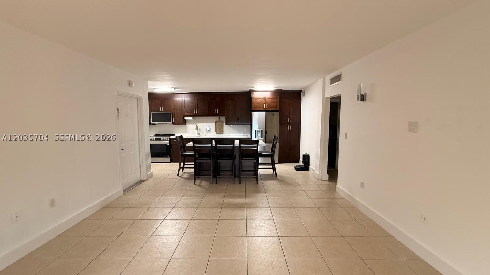 THE MEADOWS LAKE NORTH CO - Residential Lease