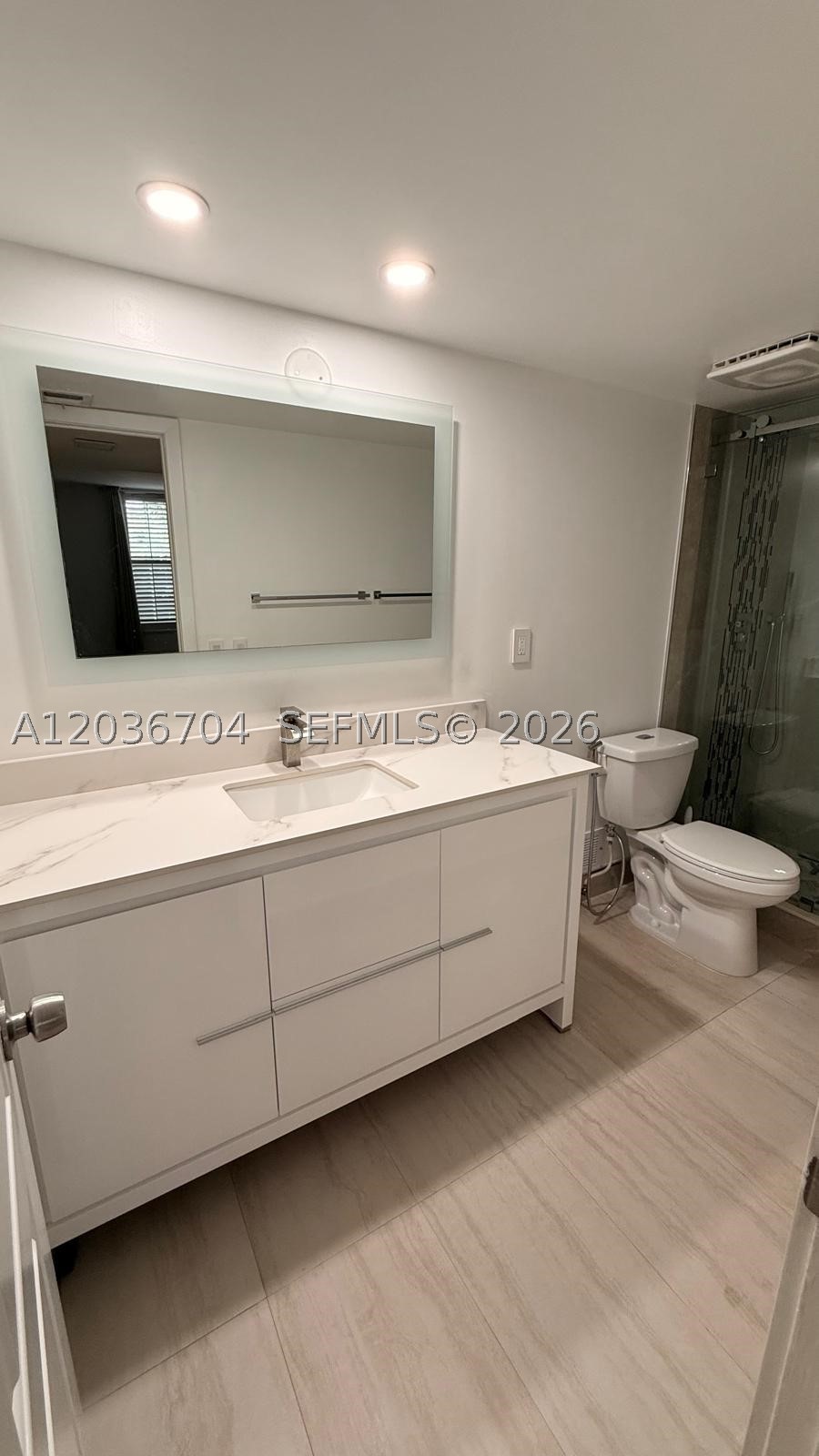 THE MEADOWS LAKE NORTH CO - Residential Lease