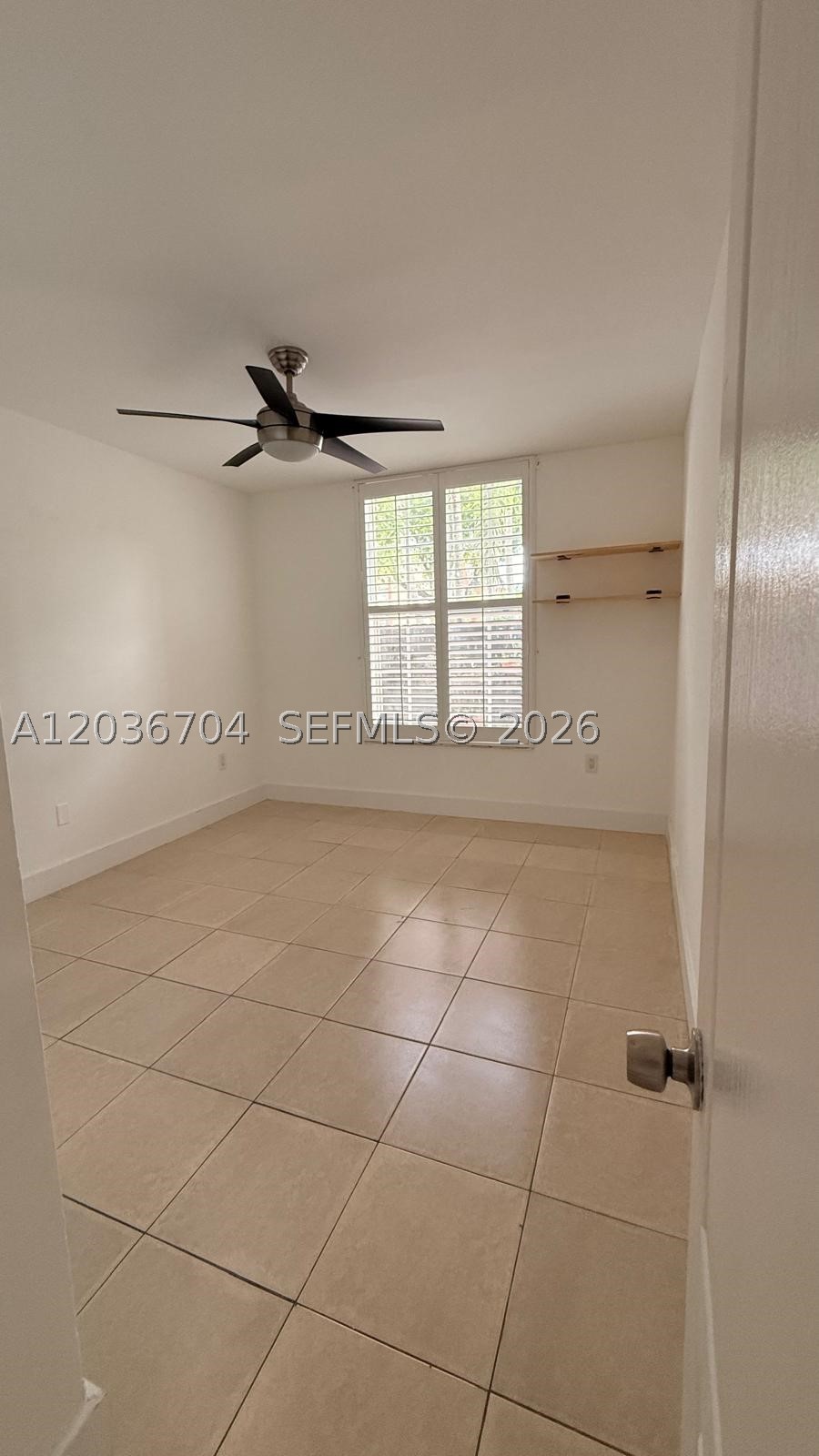 THE MEADOWS LAKE NORTH CO - Residential Lease
