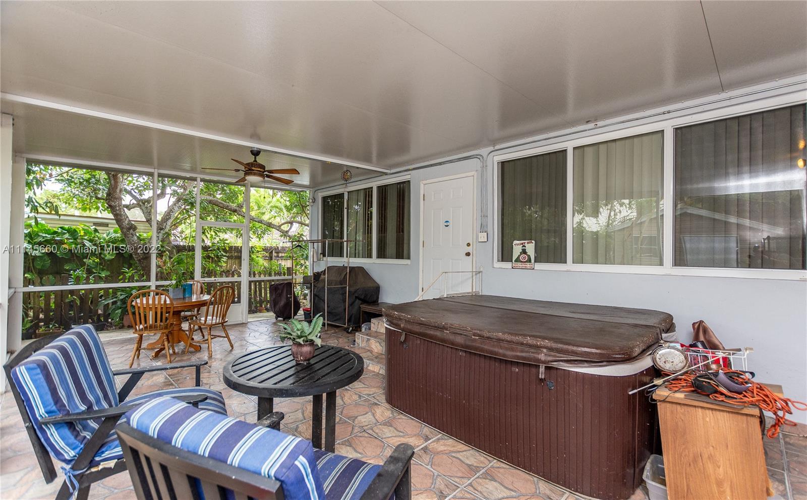 COUNTRY CLUB ESTATES SEC - Residential