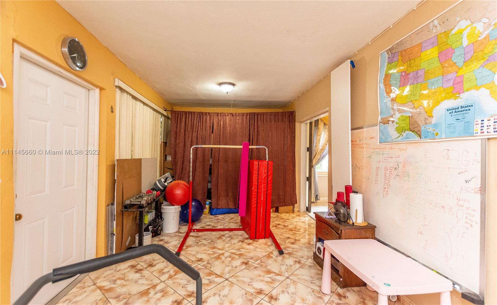 COUNTRY CLUB ESTATES SEC - Residential