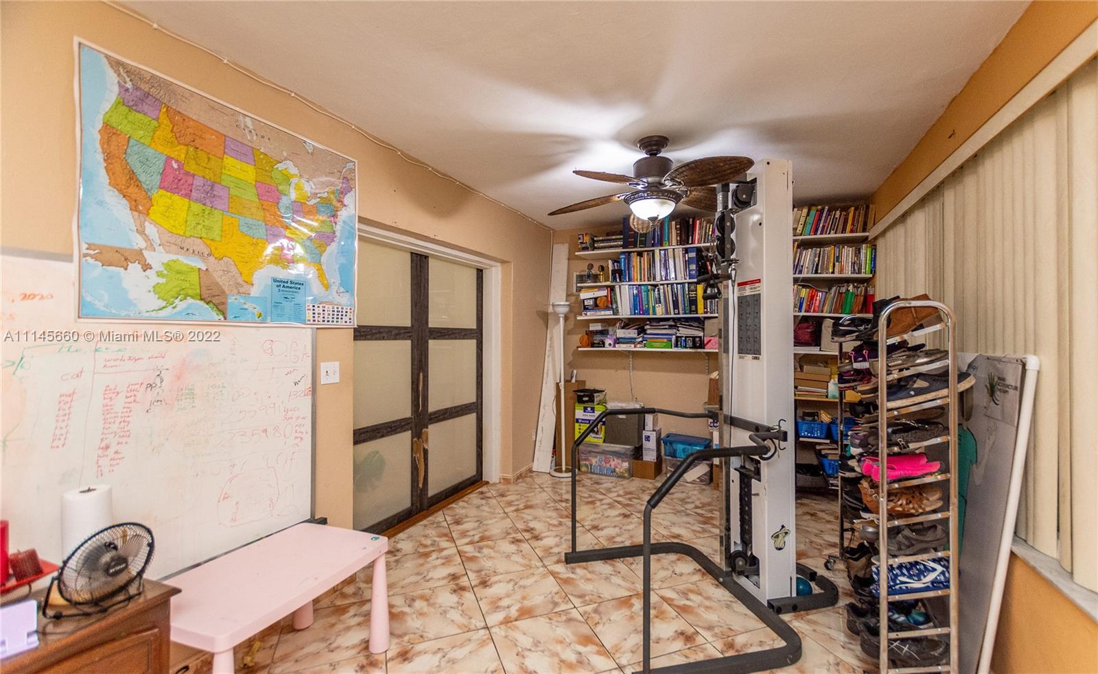 COUNTRY CLUB ESTATES SEC - Residential