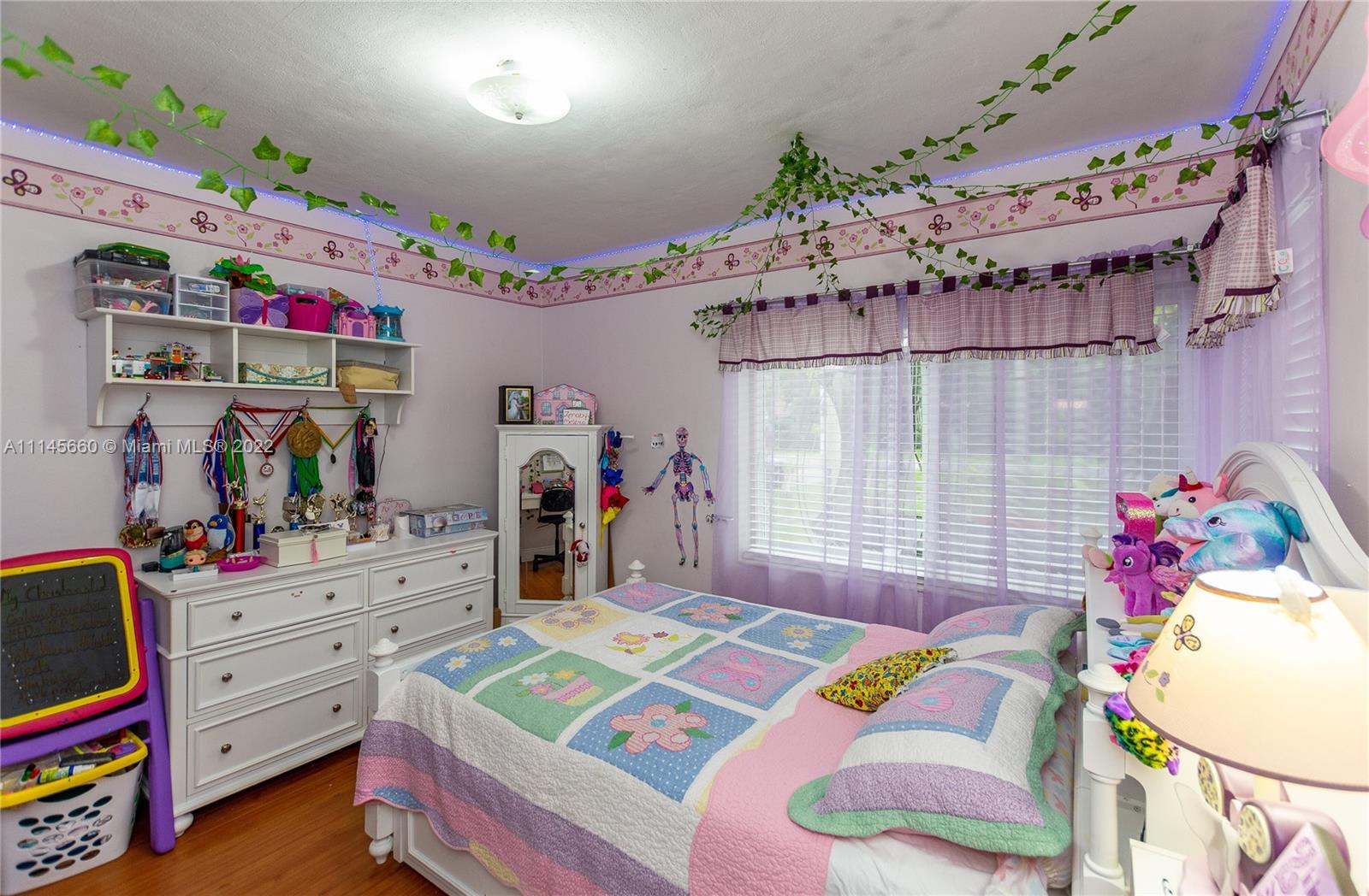 COUNTRY CLUB ESTATES SEC - Residential