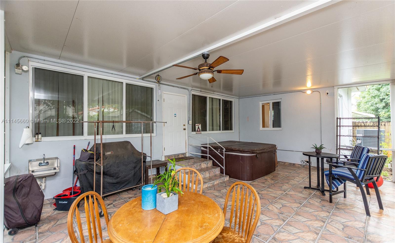 COUNTRY CLUB ESTATES SEC - Residential