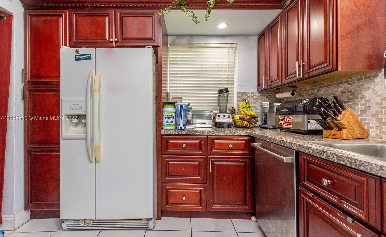 COUNTRY CLUB ESTATES SEC - Residential