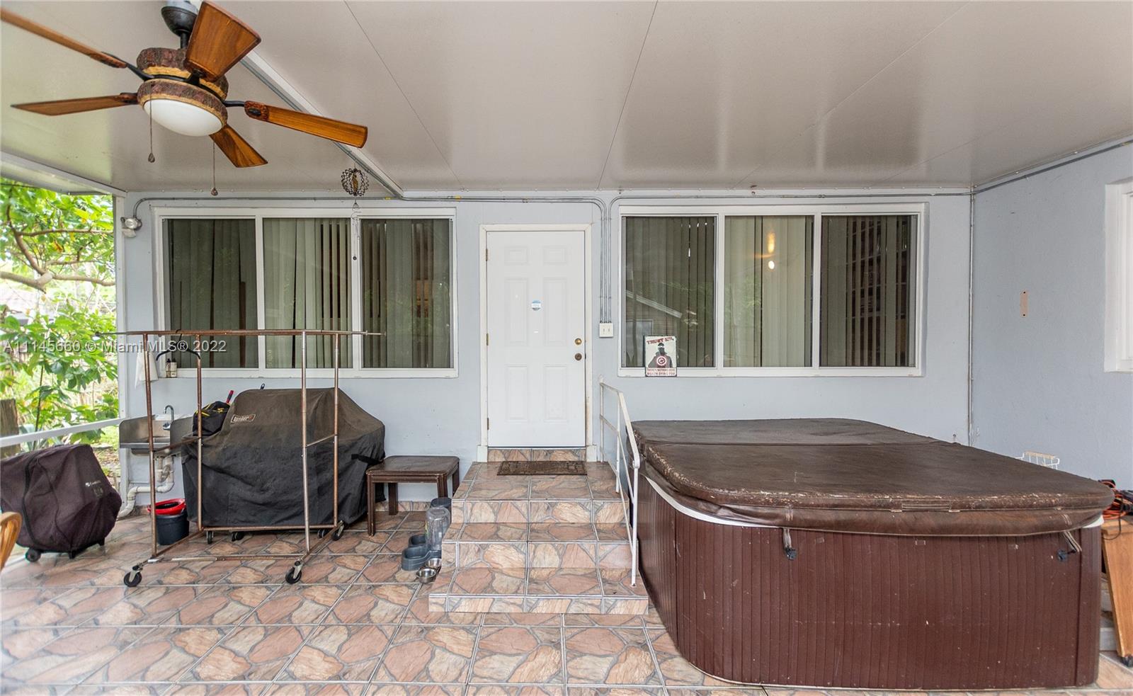 COUNTRY CLUB ESTATES SEC - Residential