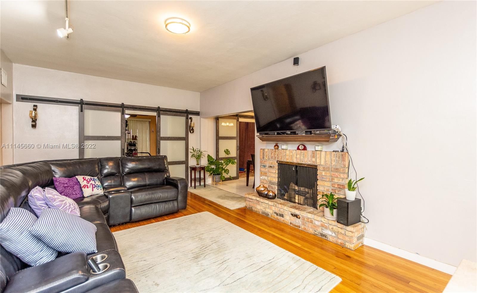 COUNTRY CLUB ESTATES SEC - Residential