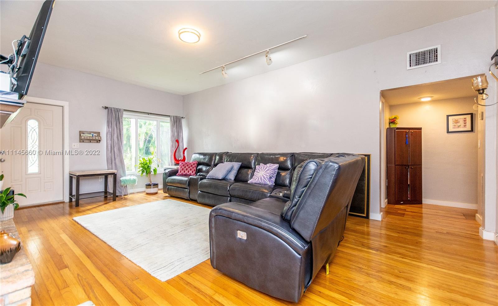 COUNTRY CLUB ESTATES SEC - Residential