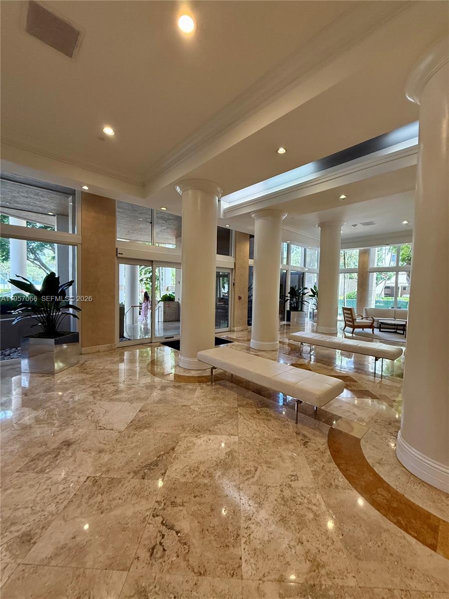 ISOLA CONDO - Residential