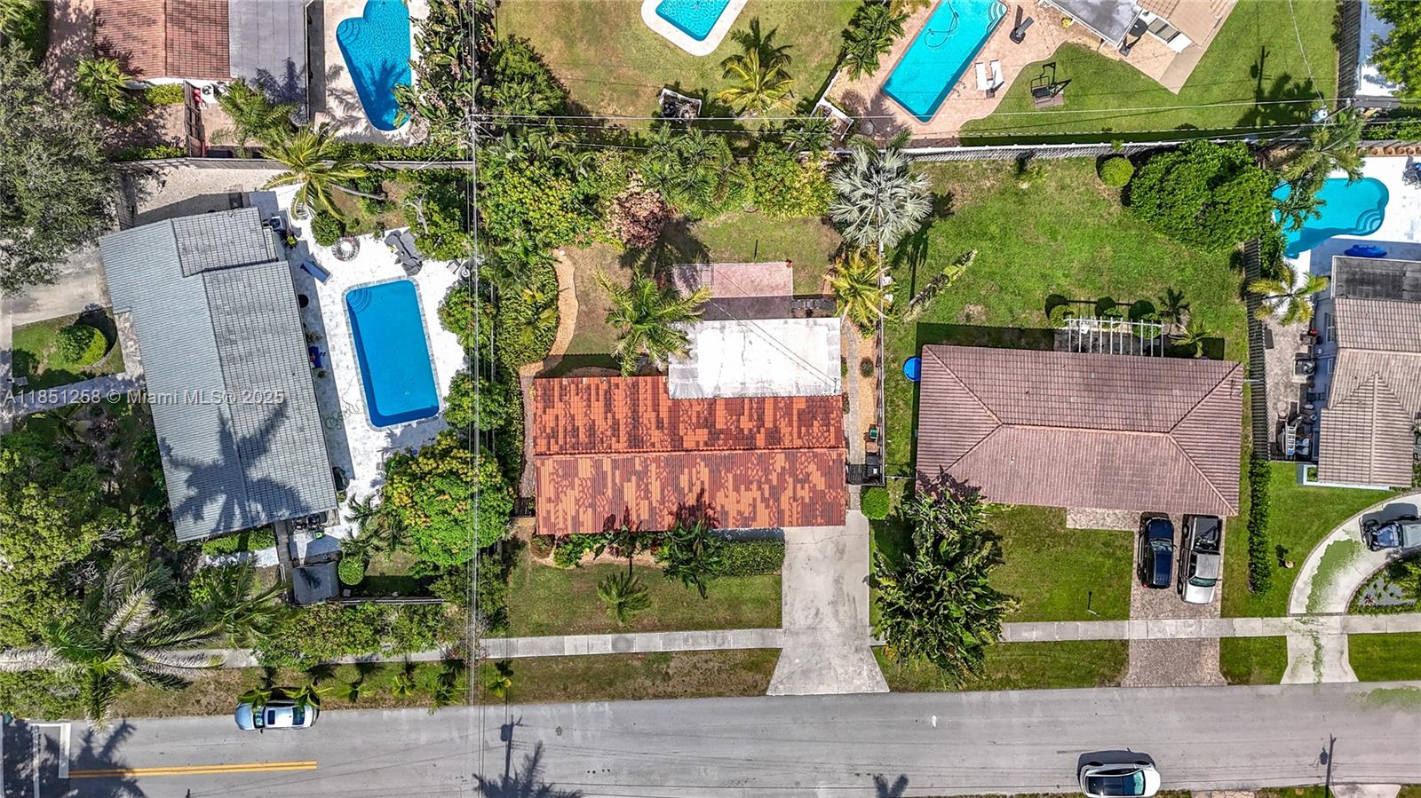 CORAL KEY VILLAS 2ND SEC - Residential