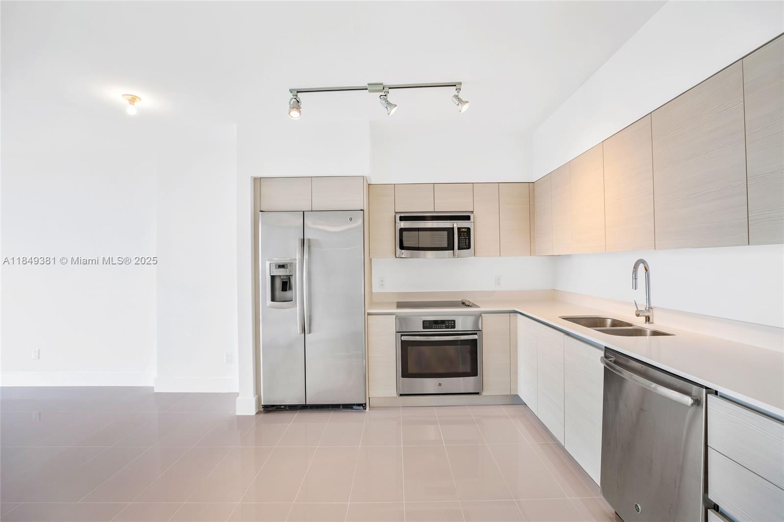 4250 BISCAYNE BOULEVARD C - Residential Lease