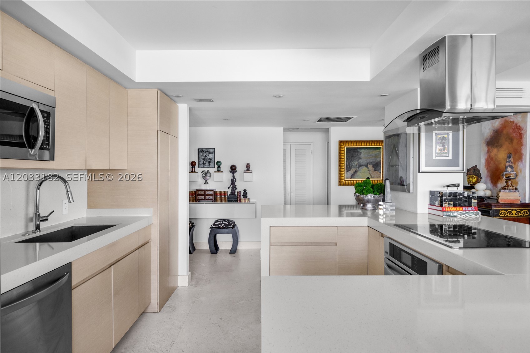 ISLAND HOUSE APT INC - CO - Residential