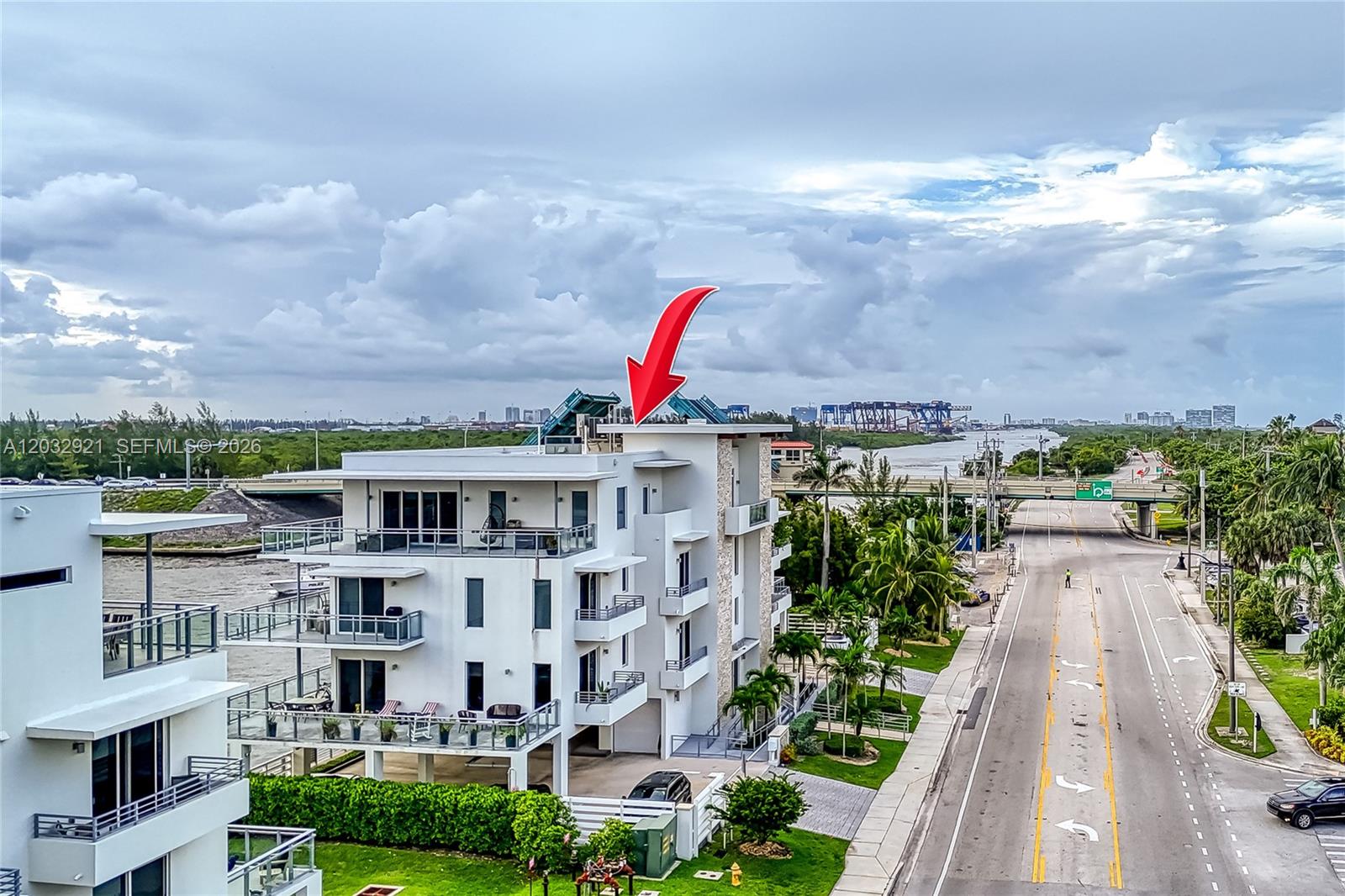 SEASIDE VILLAGE WEST COND - Residential