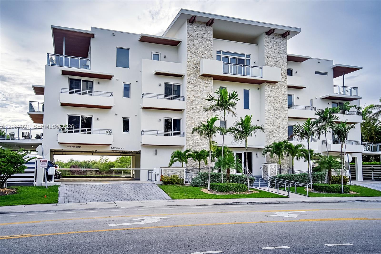 SEASIDE VILLAGE WEST COND - Residential