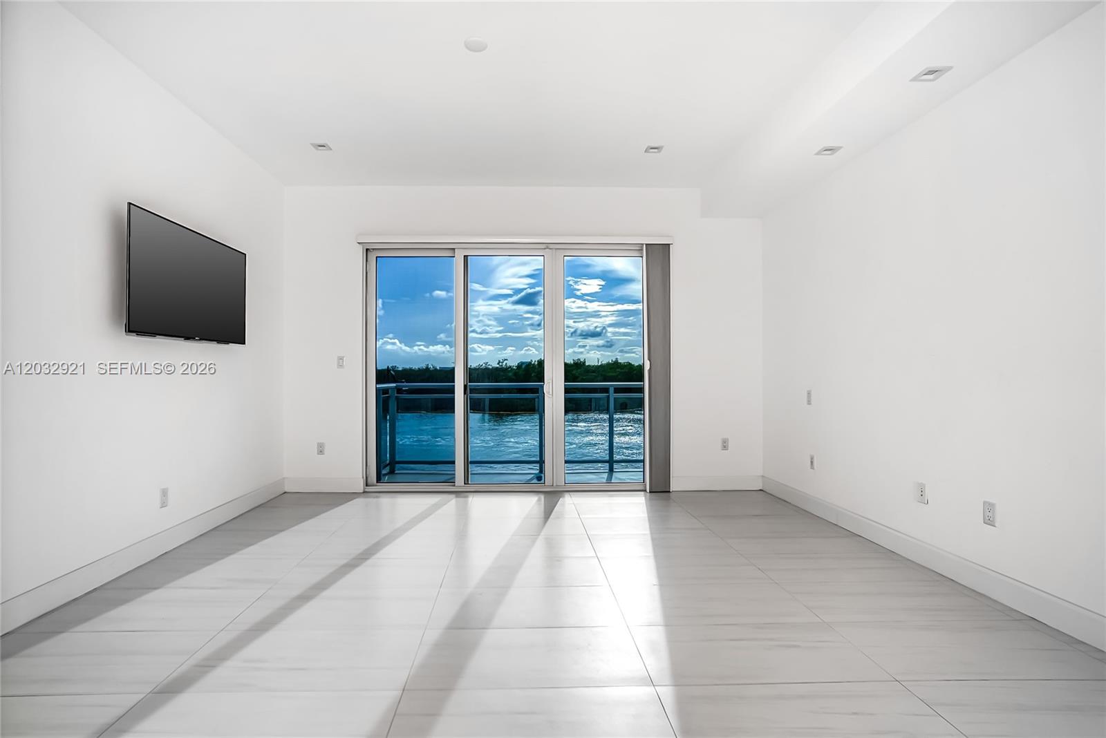 SEASIDE VILLAGE WEST COND - Residential