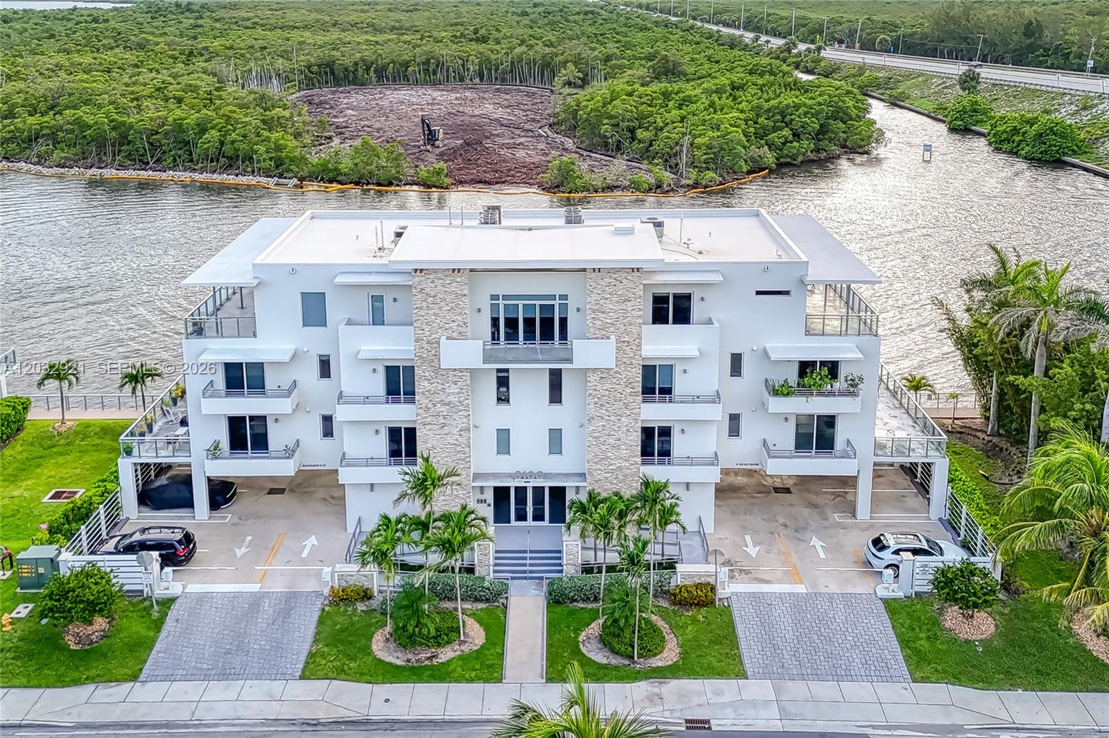 SEASIDE VILLAGE WEST COND - Residential