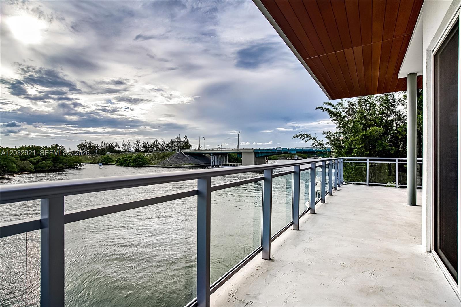 SEASIDE VILLAGE WEST COND - Residential