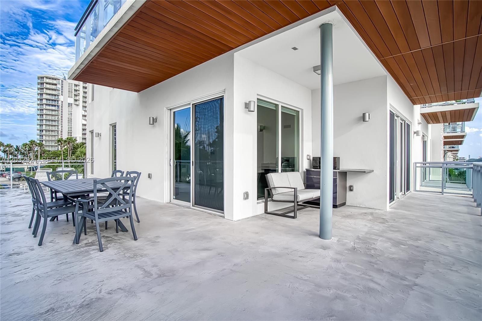 SEASIDE VILLAGE WEST COND - Residential