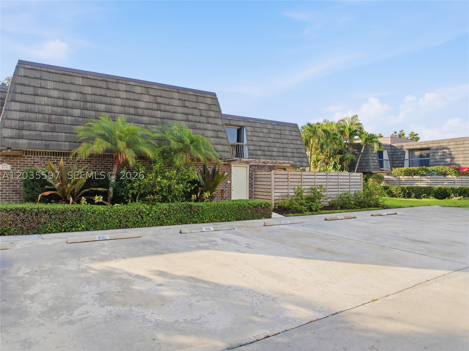 GLENWOOD TWNHS - Residential