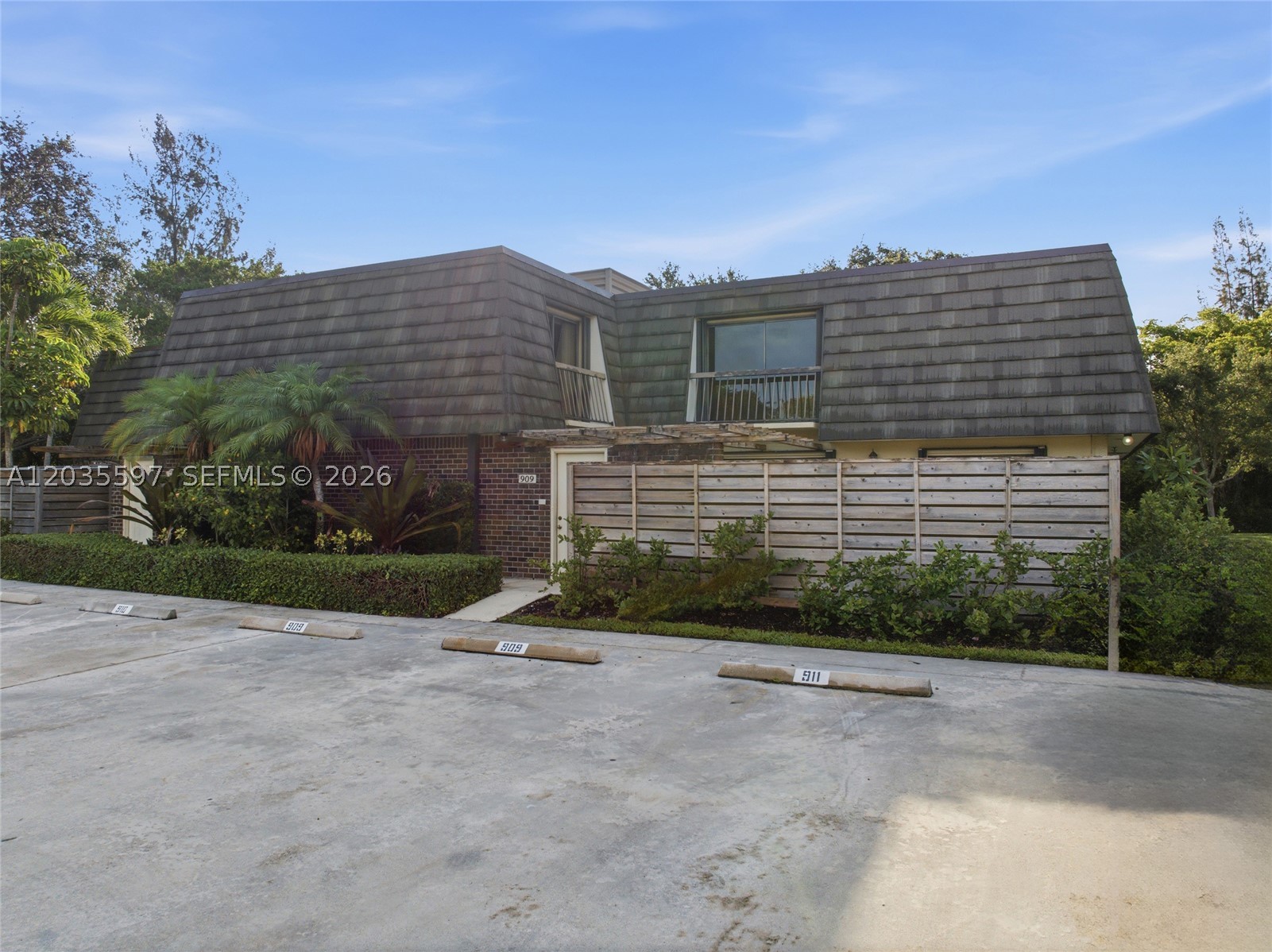 GLENWOOD TWNHS - Residential