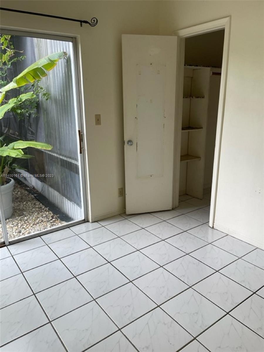 DELWOOD CONDO - Residential