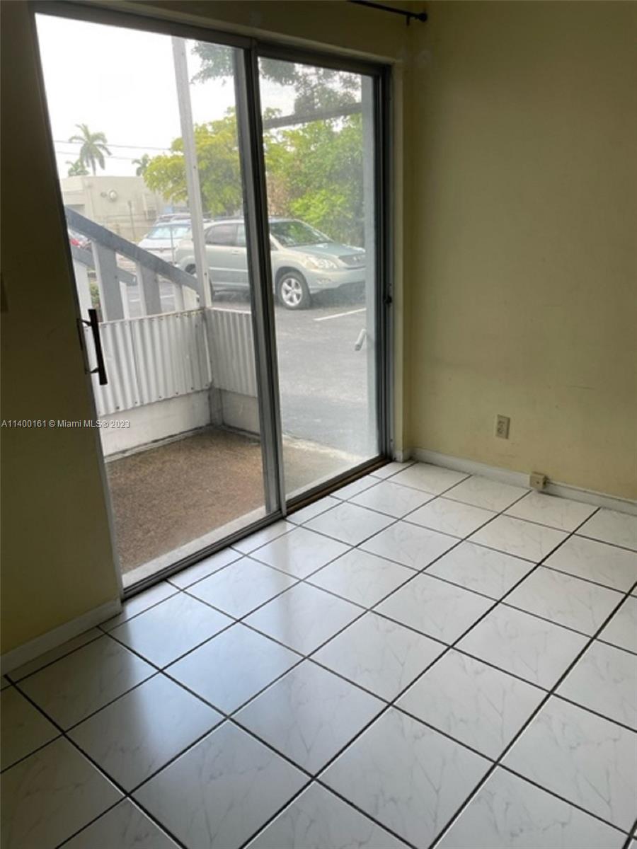 DELWOOD CONDO - Residential