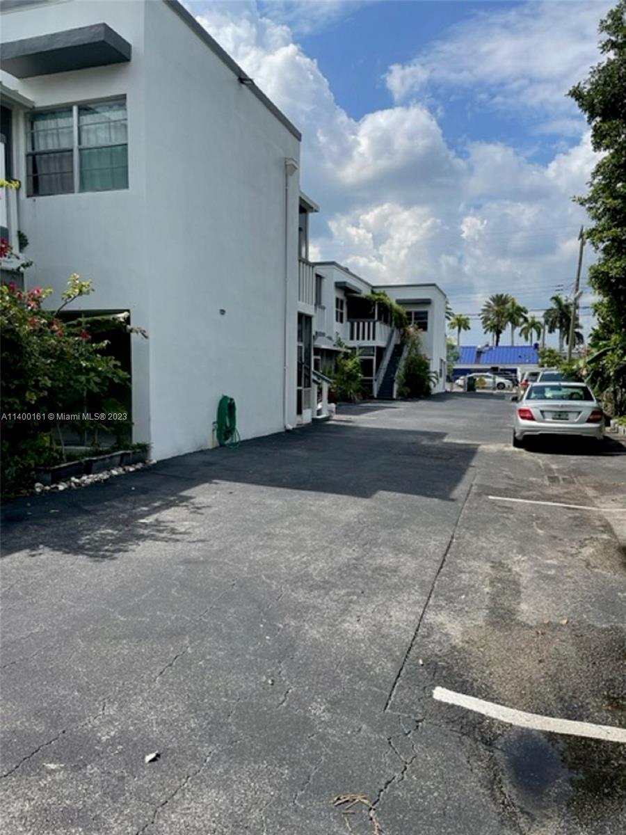 DELWOOD CONDO - Residential