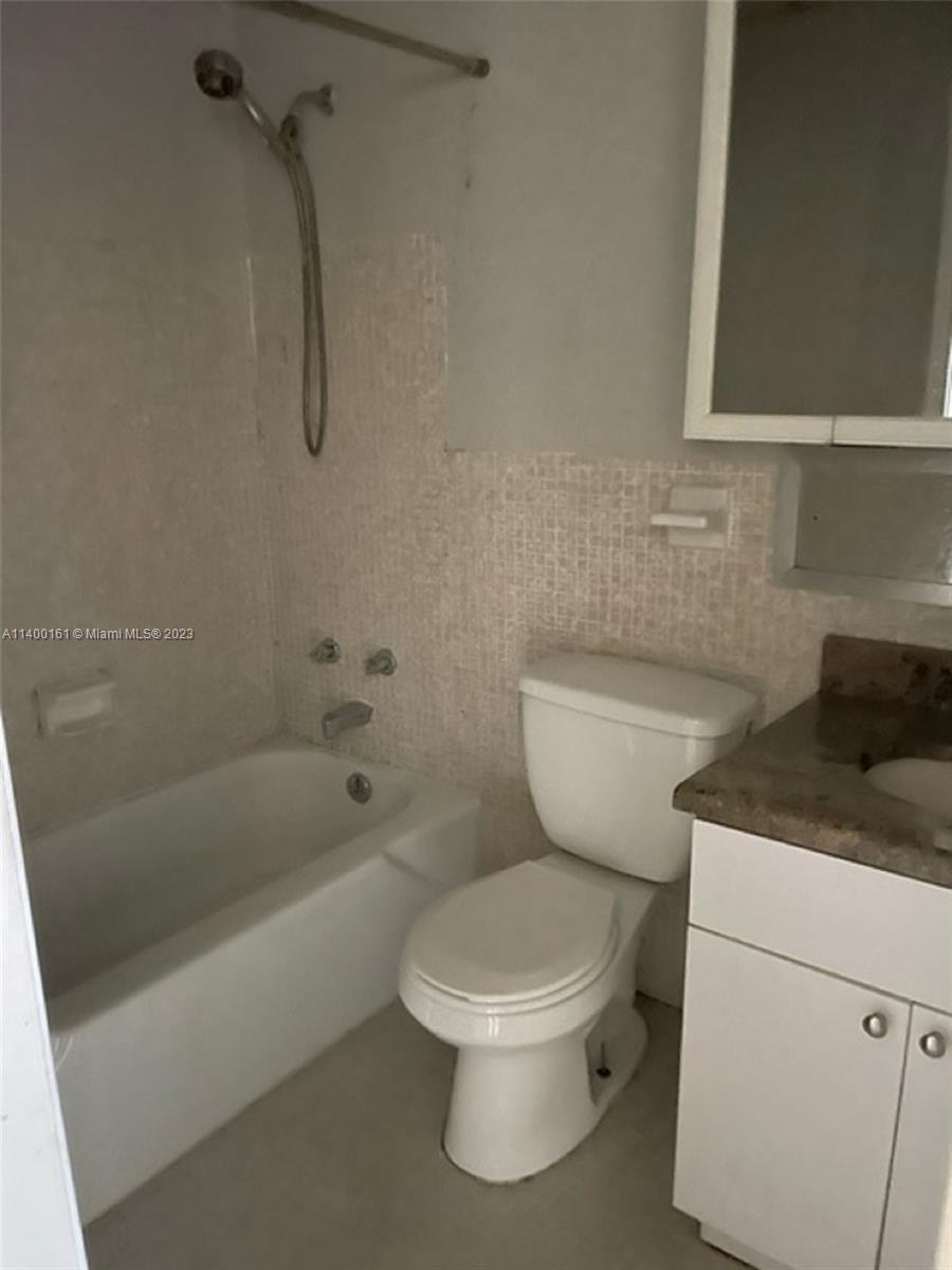 DELWOOD CONDO - Residential