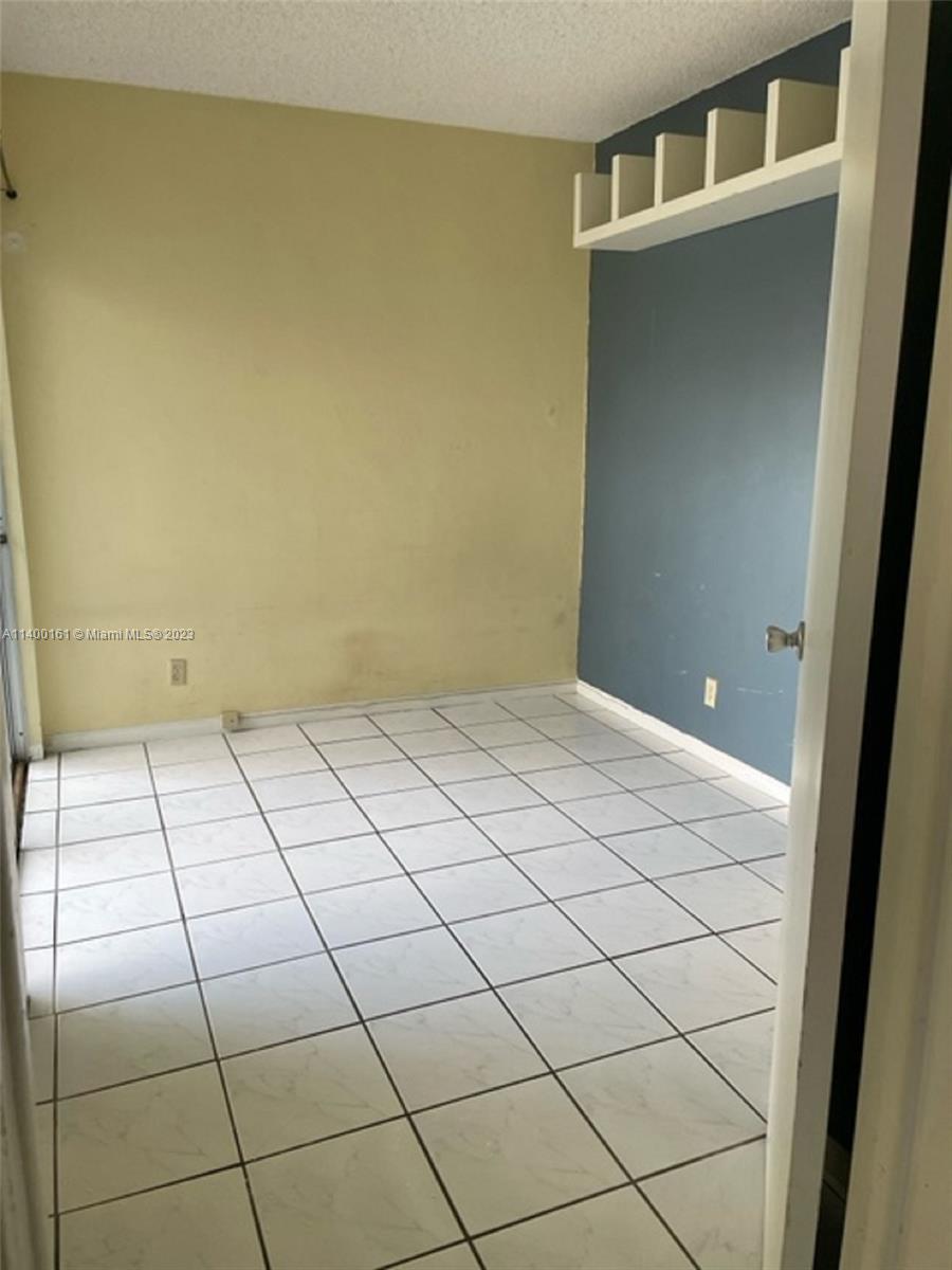 DELWOOD CONDO - Residential