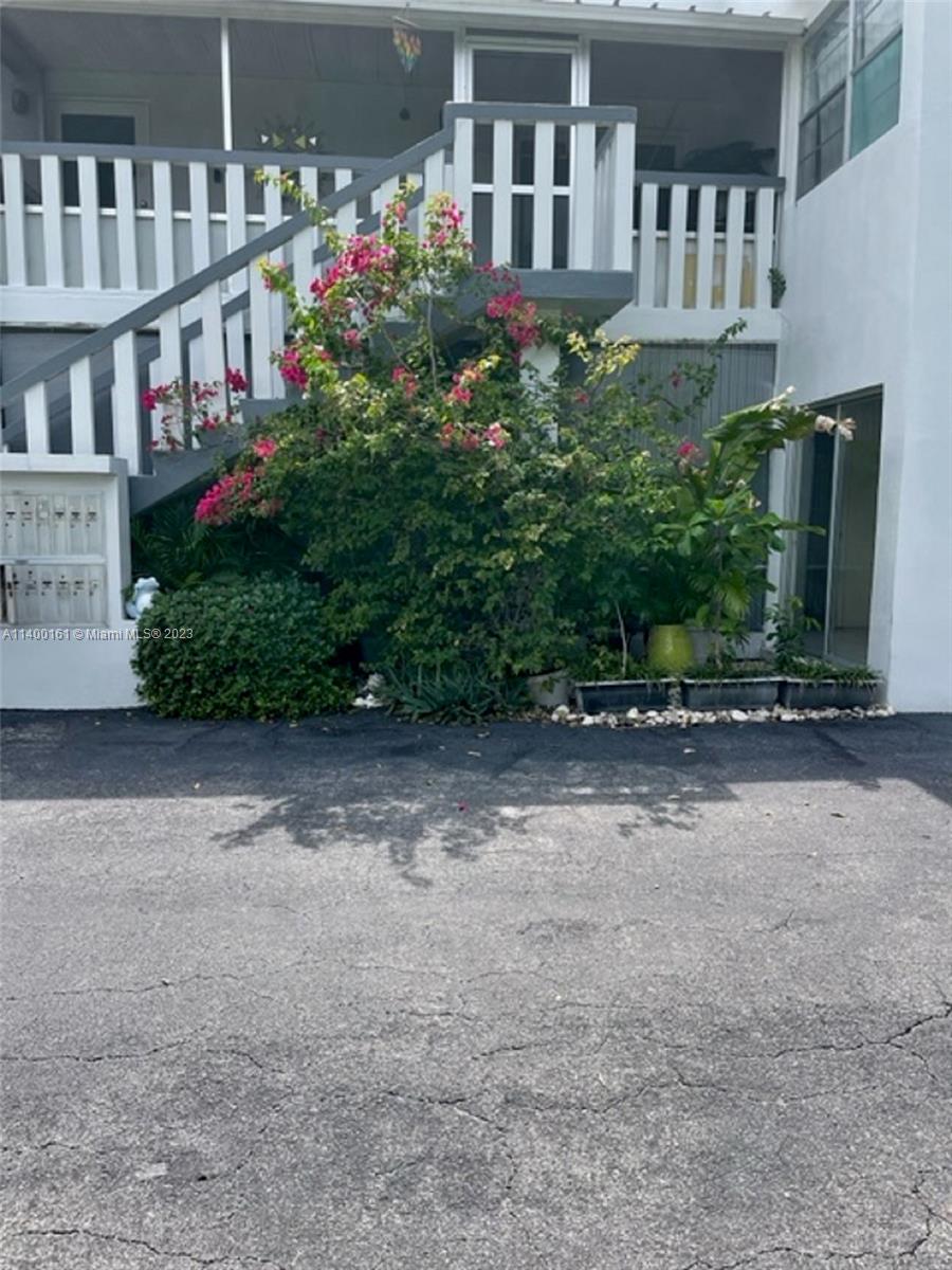 DELWOOD CONDO - Residential