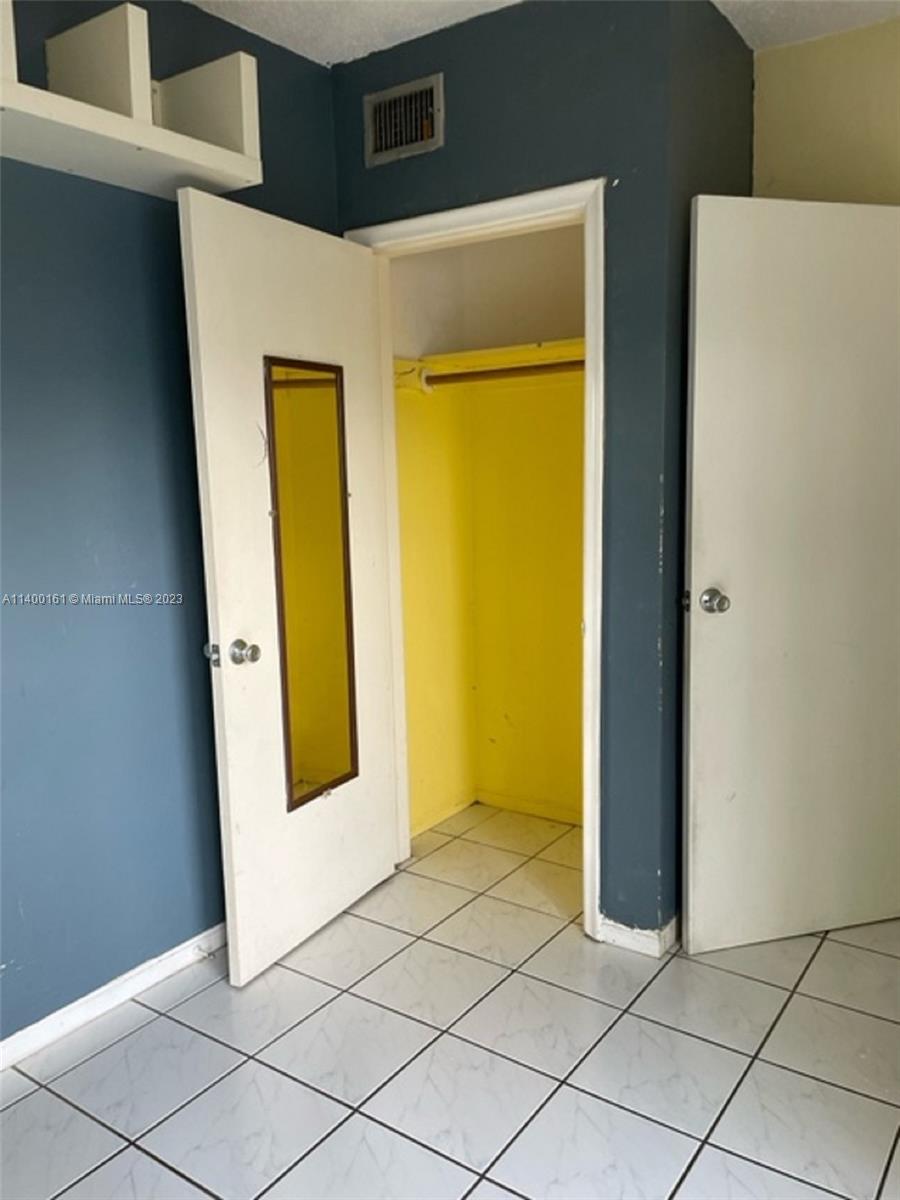 DELWOOD CONDO - Residential