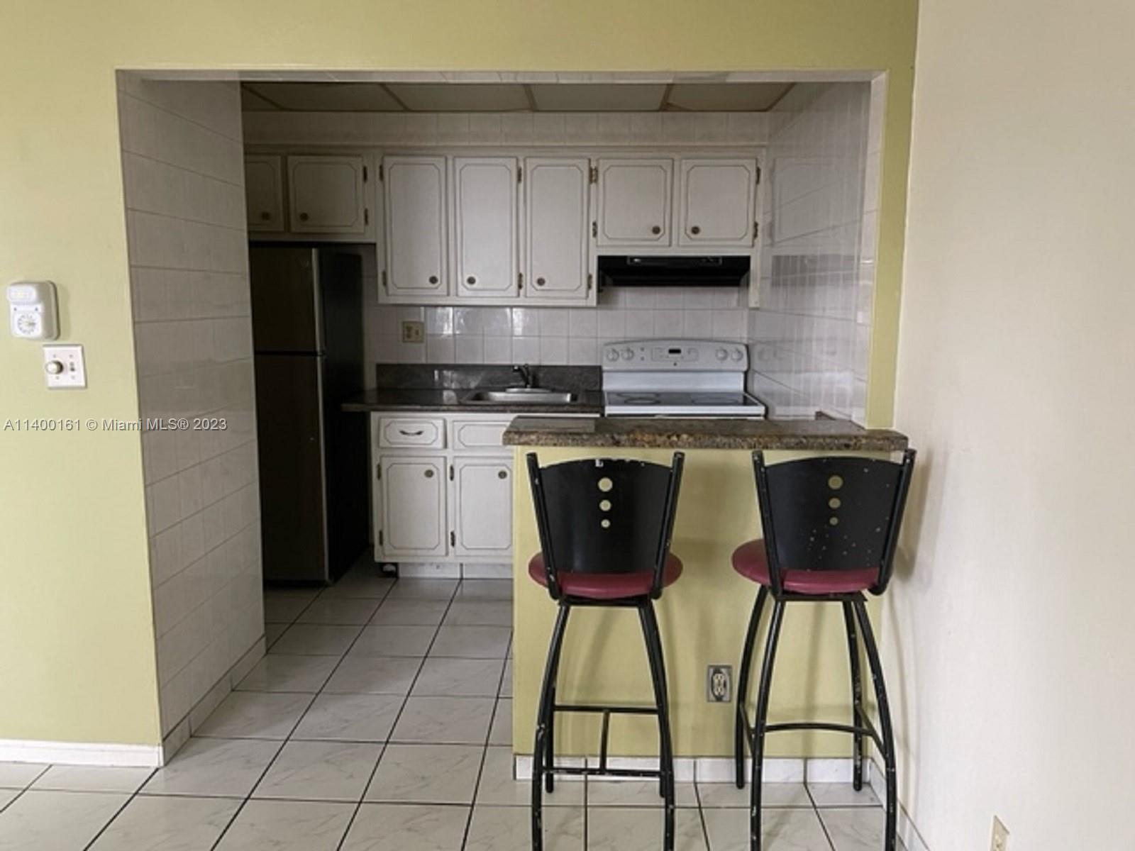 DELWOOD CONDO - Residential