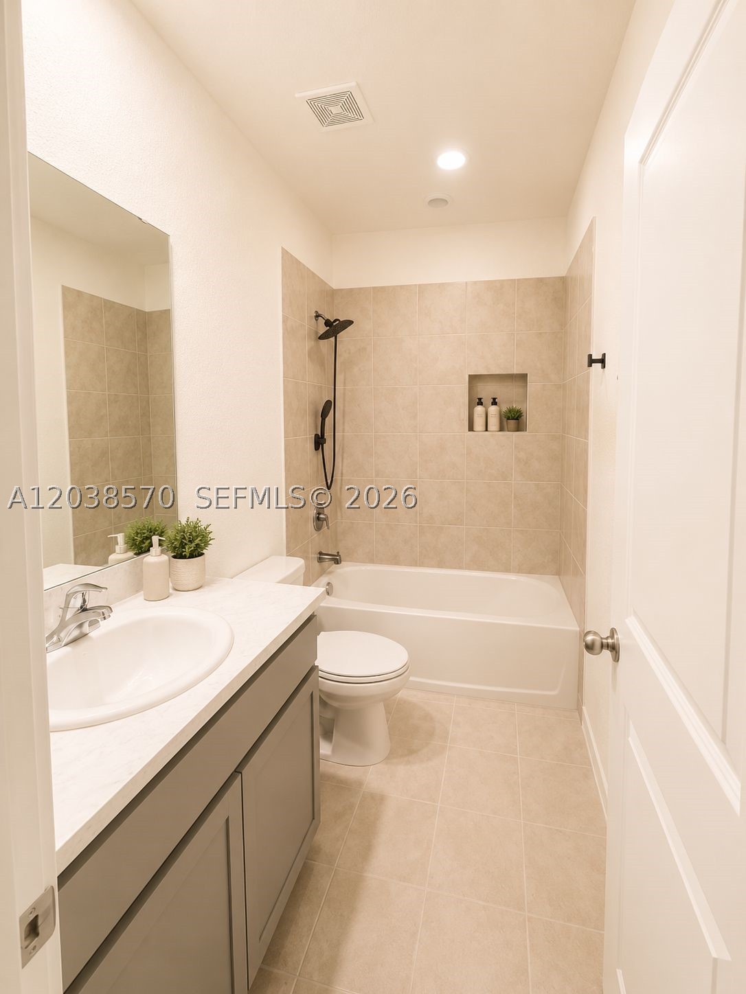 MIAMI LAND AND DEVELOPMEN - Residential Lease