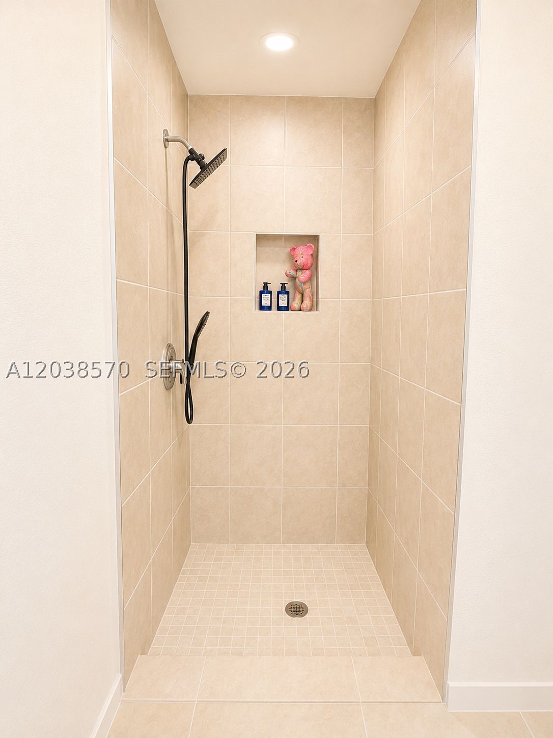 MIAMI LAND AND DEVELOPMEN - Residential Lease