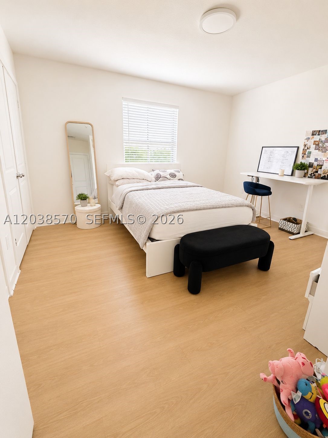 MIAMI LAND AND DEVELOPMEN - Residential Lease