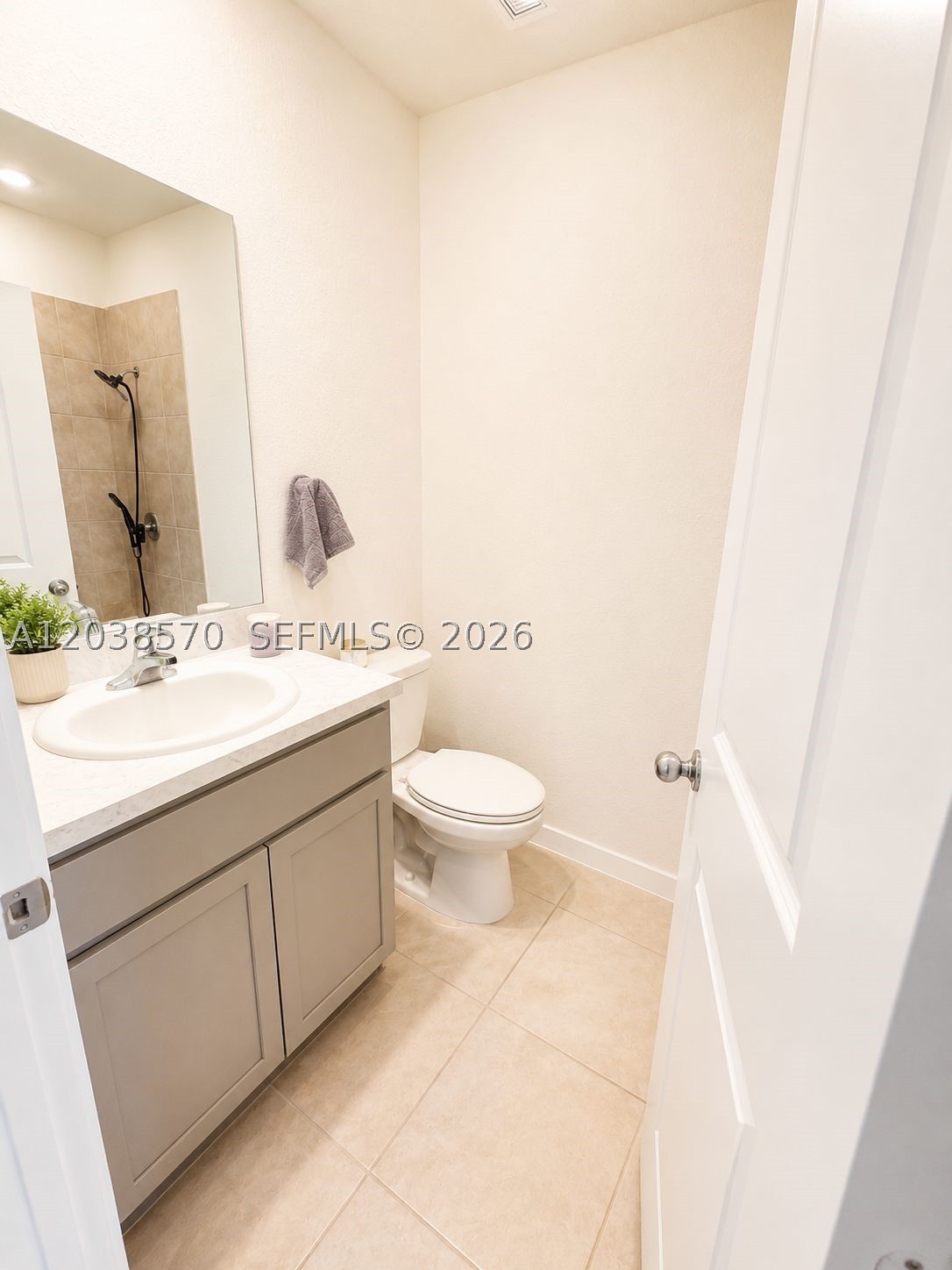 MIAMI LAND AND DEVELOPMEN - Residential Lease