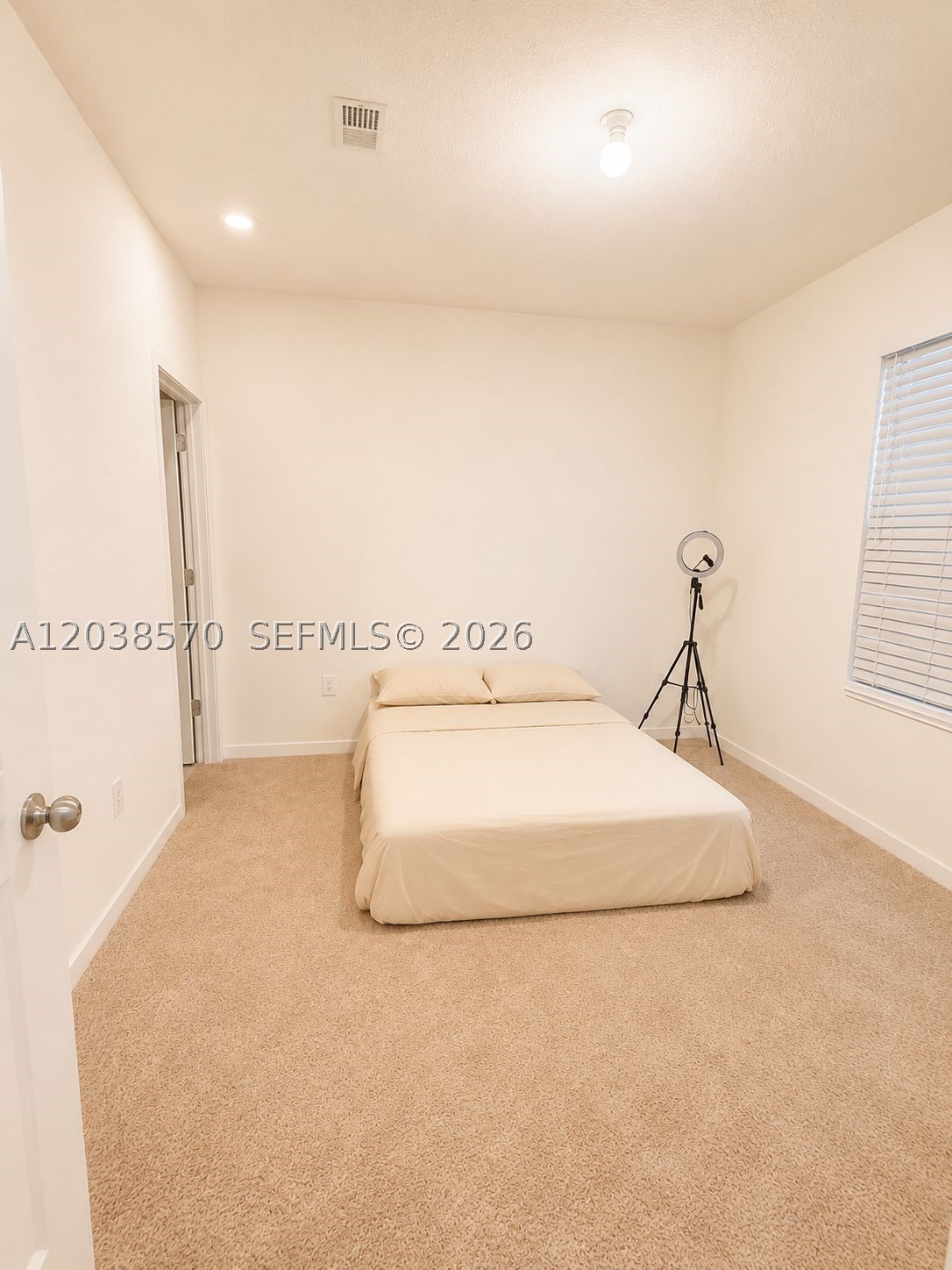 MIAMI LAND AND DEVELOPMEN - Residential Lease