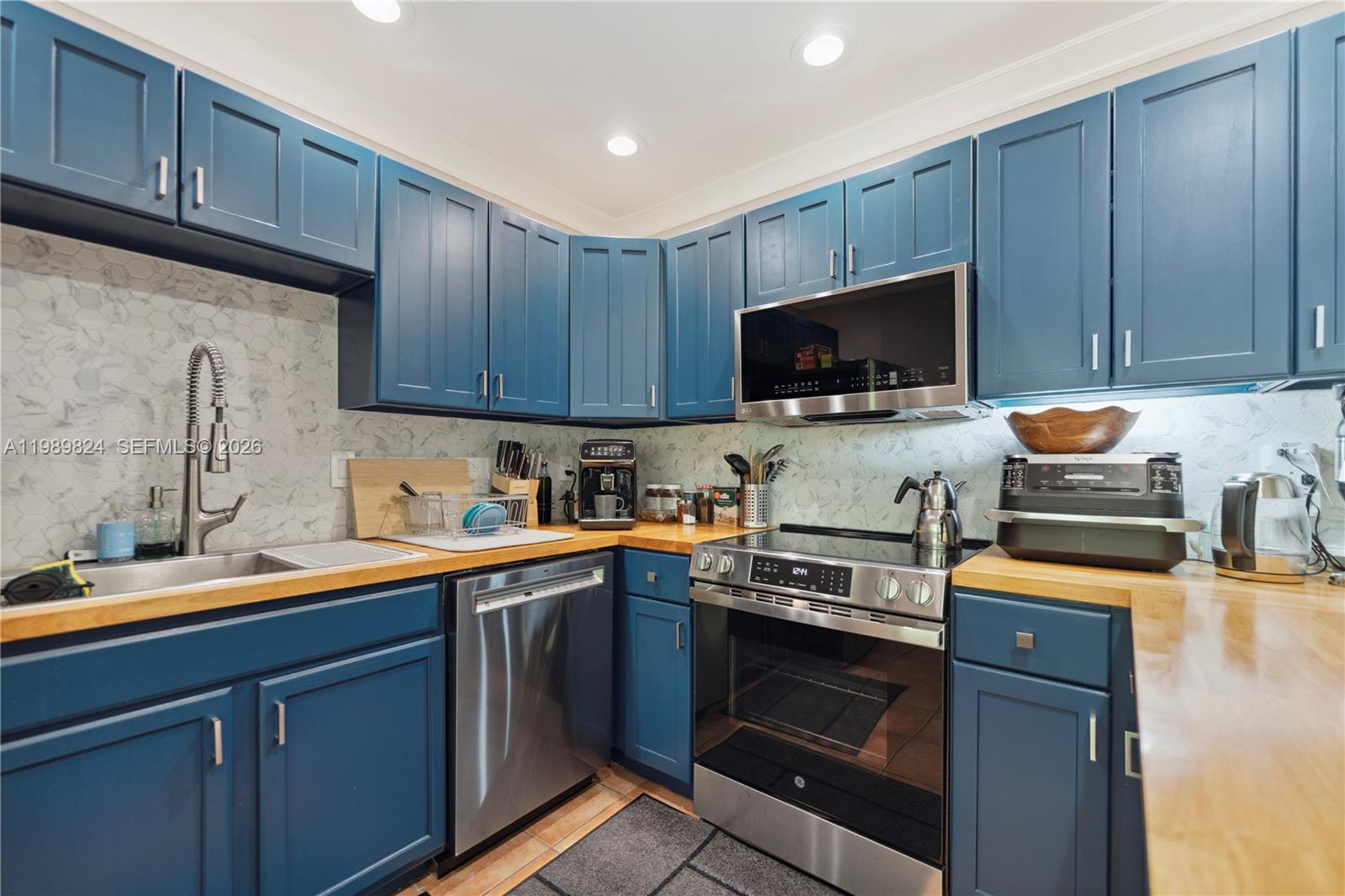 BOCA RATON SQUARE UNIT 3 - Residential