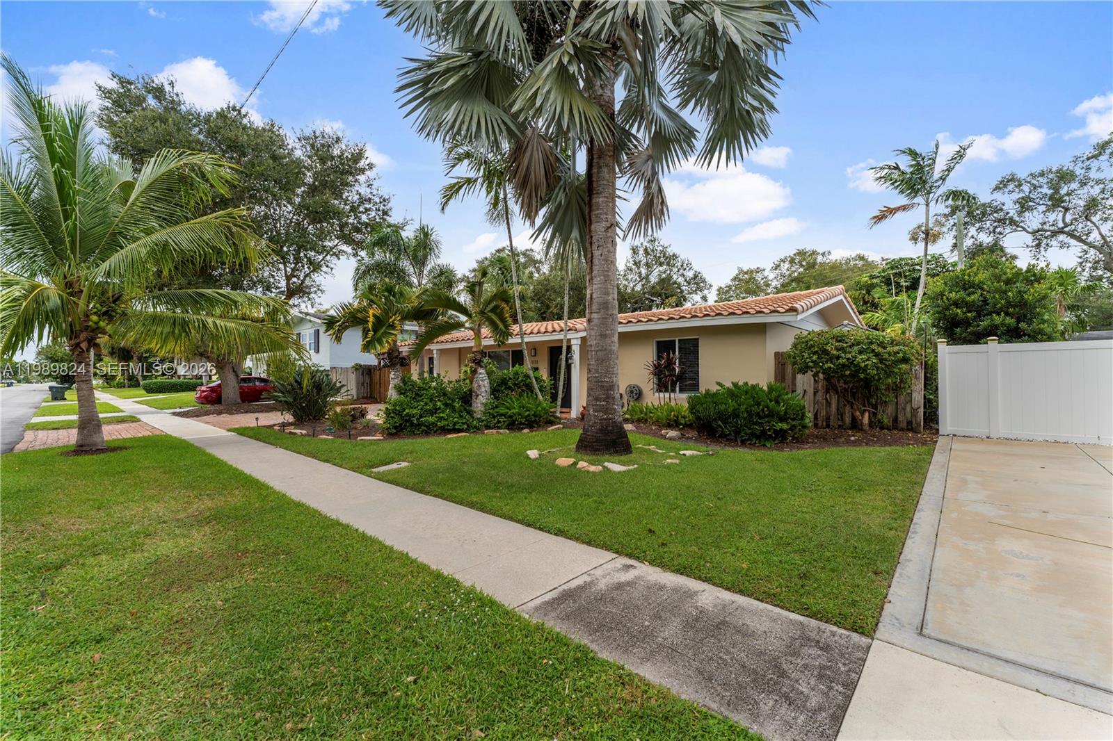 BOCA RATON SQUARE UNIT 3 - Residential